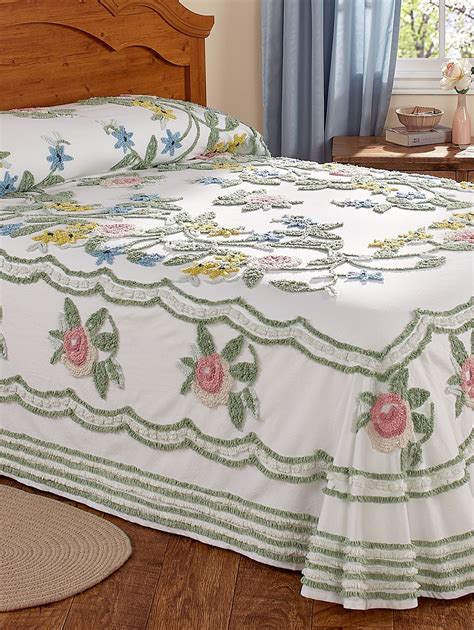 Vintage Chenille Bedspreads For Sale